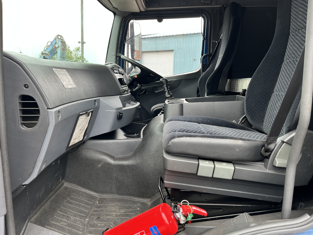 Mercedes Axor 1824 - Curtain side truck: picture 4 Mercedes Axor 1824 - Curtain side truck: picture 4