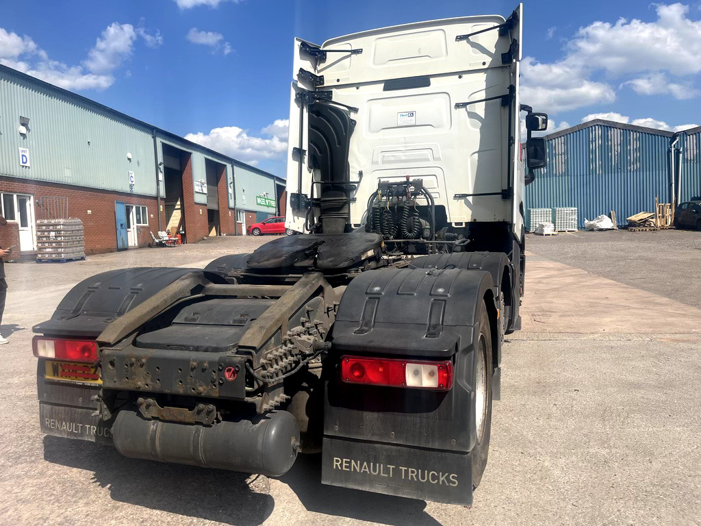 Renault T Range 460 6x2 - Tractor unit: picture 3 Renault T Range 460 6x2 - Tractor unit: picture 3