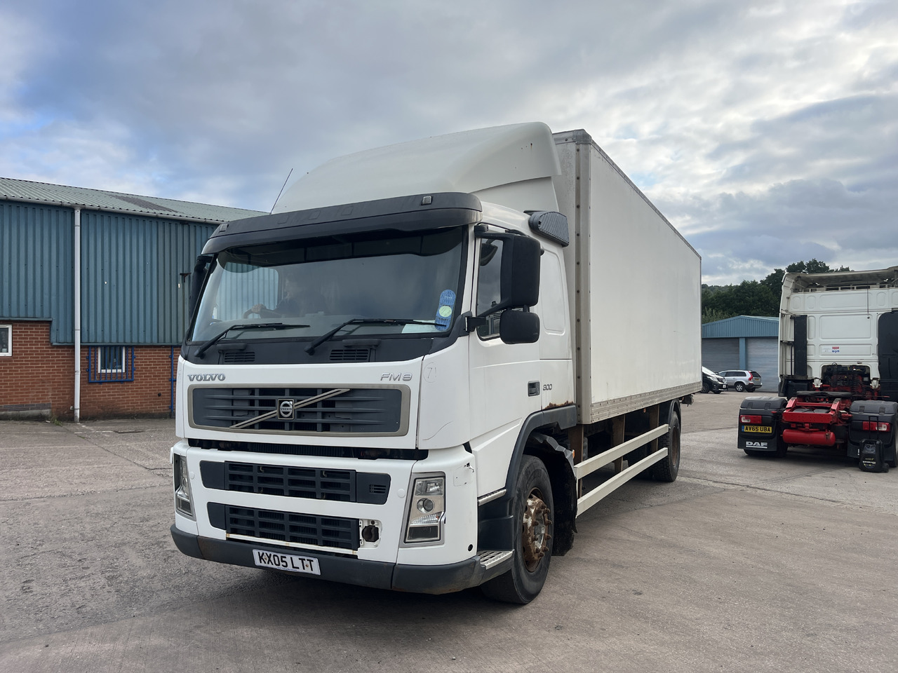 Volvo FM9 300 - Closed box van: picture 1 Volvo FM9 300 - Closed box van: picture 1