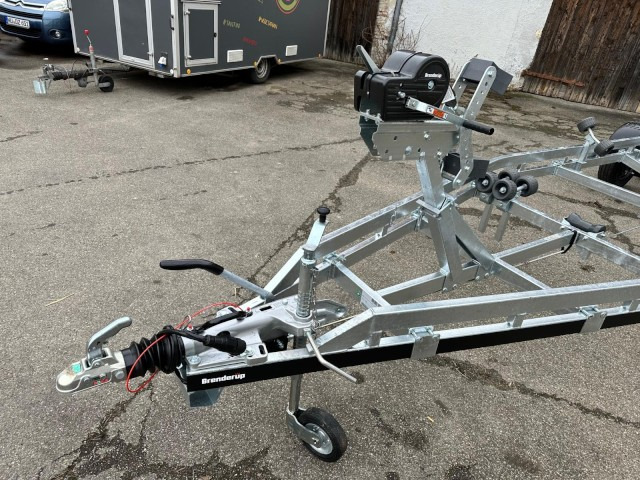 Brenderup Brenderup Premium Bootsanhänger 263500TB SRX mit Superrollen, 3,5 to. 7,8m/ 26 Fuß - Boat trailer: picture 2 Brenderup Brenderup Premium Bootsanhänger 263500TB SRX mit Superrollen, 3,5 to. 7,8m/ 26 Fuß - Boat trailer: picture 2