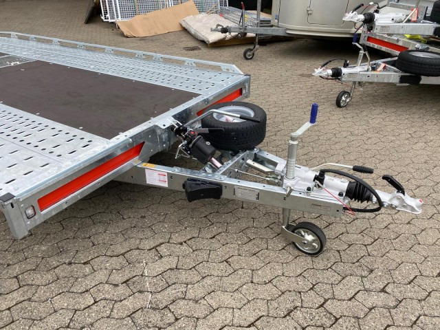 Brian James T Transporter, 231-5522-35-3-10, 5500 x 2240 mm, 3,5 to. kippbar mit Auffahrrampe - Autotransporter trailer: picture 2 Brian James T Transporter, 231-5522-35-3-10, 5500 x 2240 mm, 3,5 to. kippbar mit Auffahrrampe - Autotransporter trailer: picture 2