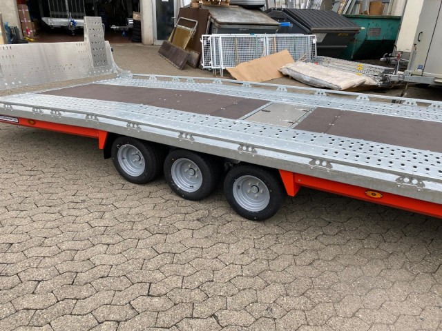 Brian James T Transporter, 231-5522-35-3-10, 5500 x 2240 mm, 3,5 to. kippbar mit Auffahrrampe - Autotransporter trailer: picture 4 Brian James T Transporter, 231-5522-35-3-10, 5500 x 2240 mm, 3,5 to. kippbar mit Auffahrrampe - Autotransporter trailer: picture 4