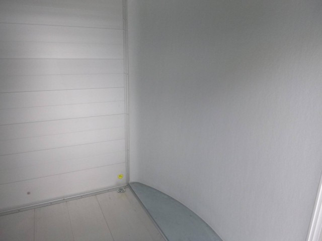 Cheval Liberte Debon Roadster 500 Alu 2600 kg, 100 km/h, 320x167x200cm - Closed box trailer: picture 5 Cheval Liberte Debon Roadster 500 Alu 2600 kg, 100 km/h, 320x167x200cm - Closed box trailer: picture 5