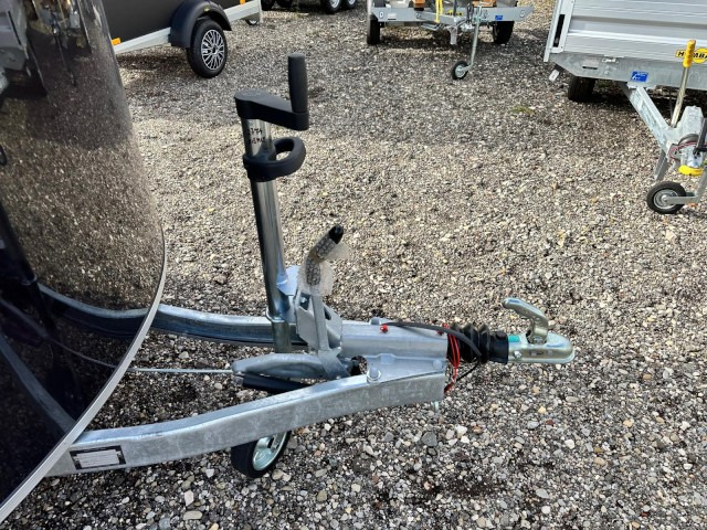 Cheval Liberte Debon Roadster 500 Sandwich Verkaufsklappe 2600 kg, 100 km/h, 320x167x200cm - Closed box trailer: picture 3 Cheval Liberte Debon Roadster 500 Sandwich Verkaufsklappe 2600 kg, 100 km/h, 320x167x200cm - Closed box trailer: picture 3