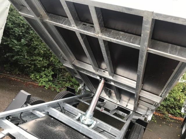 Hapert Cobalt 3-Seitenkipper HM-2 3050 x 1800 x 300 mm, ZG 3,0 to. E-Pumpe, Plane 180 cm - Tipper trailer: picture 2 Hapert Cobalt 3-Seitenkipper HM-2 3050 x 1800 x 300 mm, ZG 3,0 to. E-Pumpe, Plane 180 cm - Tipper trailer: picture 2