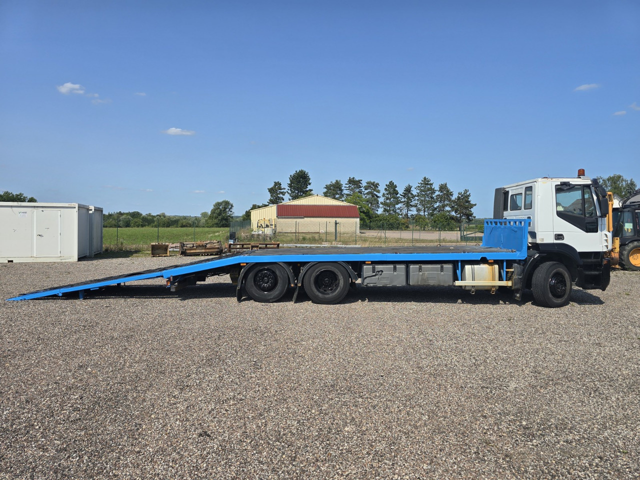 IVECO 260S33 - Car transporter truck: picture 5 IVECO 260S33 - Car transporter truck: picture 5