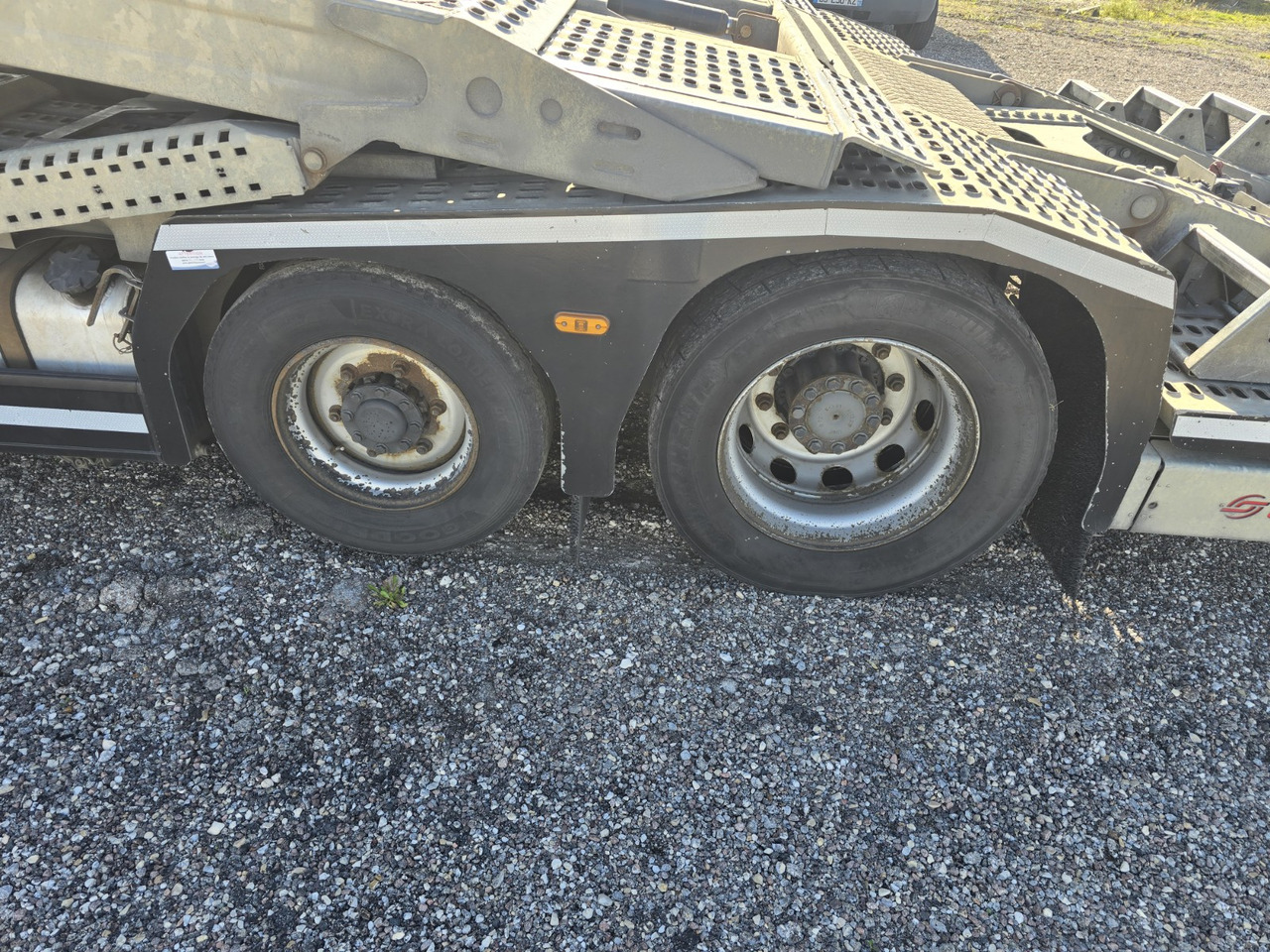 Car transporter truck MERCEDES-BENZ 2353: picture 9