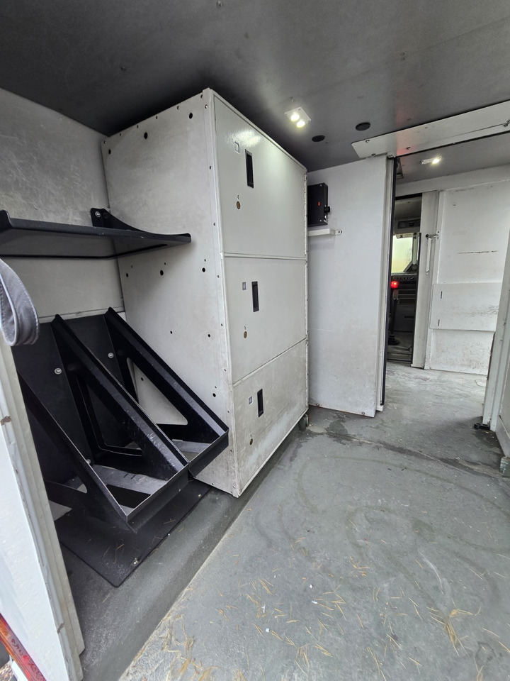 Cash in transit vehicle Mercedes Vario 816: picture 10