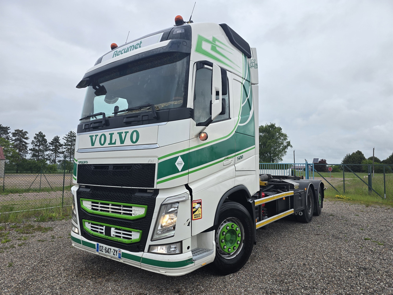 VOLVO FH500 Globe XL - Hook lift truck: picture 1 VOLVO FH500 Globe XL - Hook lift truck: picture 1