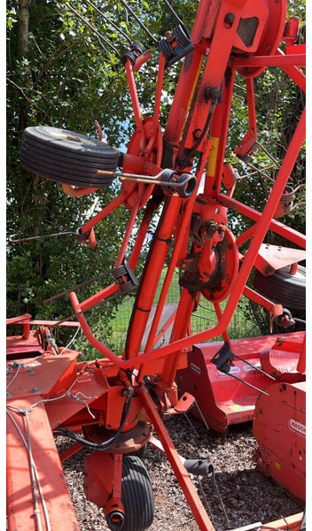 Kuhn GF 8501 T - Tedder/ Rake: picture 3 Kuhn GF 8501 T - Tedder/ Rake: picture 3