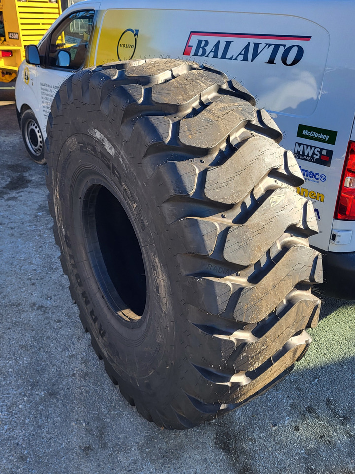 Armour 23.5R25 L3 RADIAL - Tire for Wheel loader: picture 1 Armour 23.5R25 L3 RADIAL - Tire for Wheel loader: picture 1