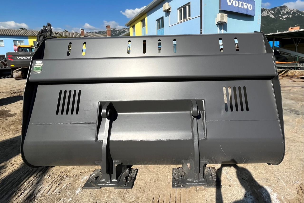 Balavto Loader bucket 3000 mm - Loader bucket: picture 4 Balavto Loader bucket 3000 mm - Loader bucket: picture 4