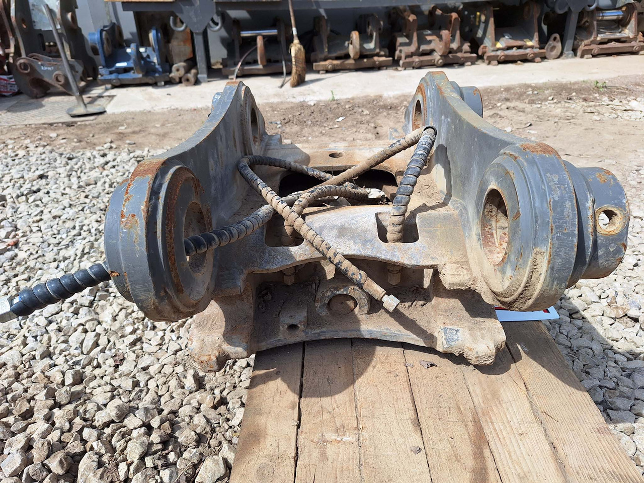 Balavto S70   Volvo EC220D - Quick coupler for Construction machinery: picture 3 Balavto S70   Volvo EC220D - Quick coupler for Construction machinery: picture 3