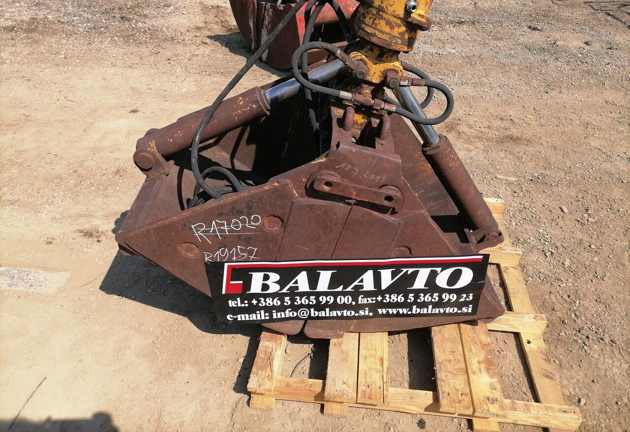 Bulk material - Clamshell bucket: picture 1 Bulk material - Clamshell bucket: picture 1
