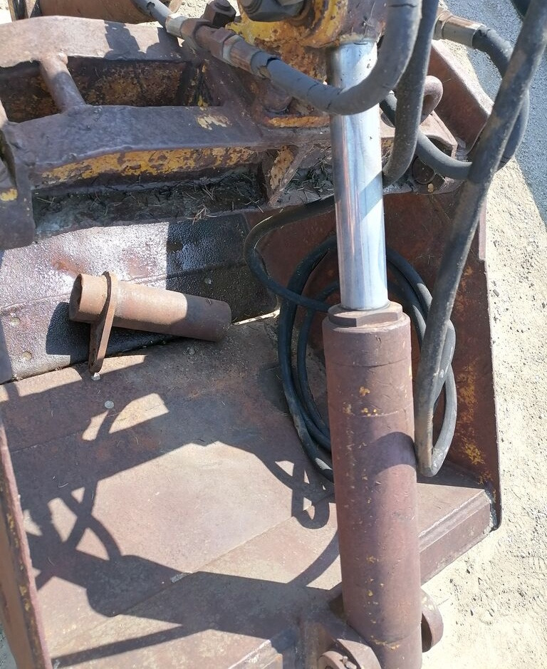 Bulk material - Clamshell bucket: picture 4 Bulk material - Clamshell bucket: picture 4