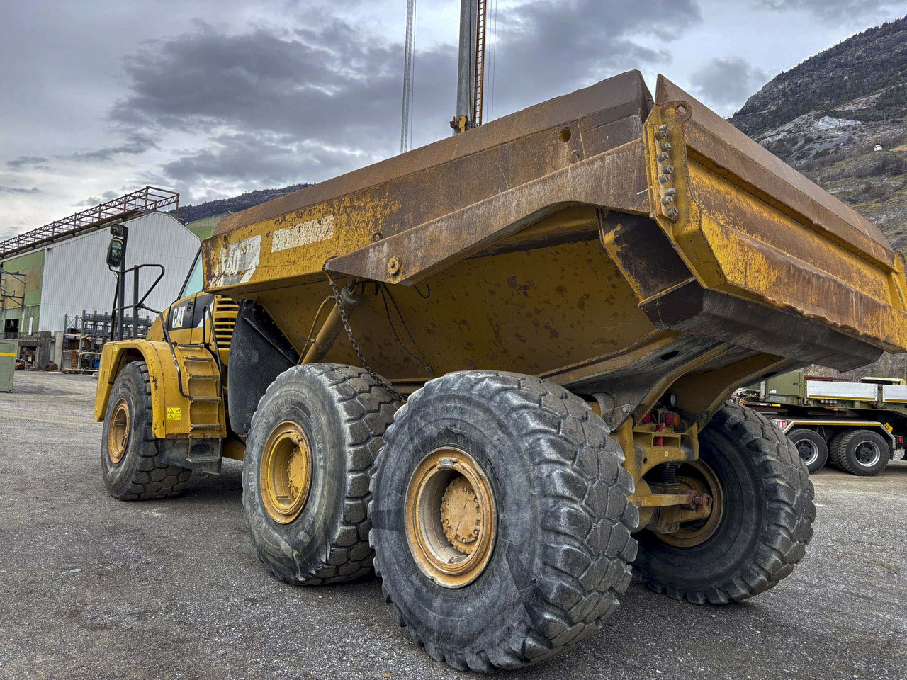 CATERPILLAR 740 - Articulated dump truck: picture 2 CATERPILLAR 740 - Articulated dump truck: picture 2