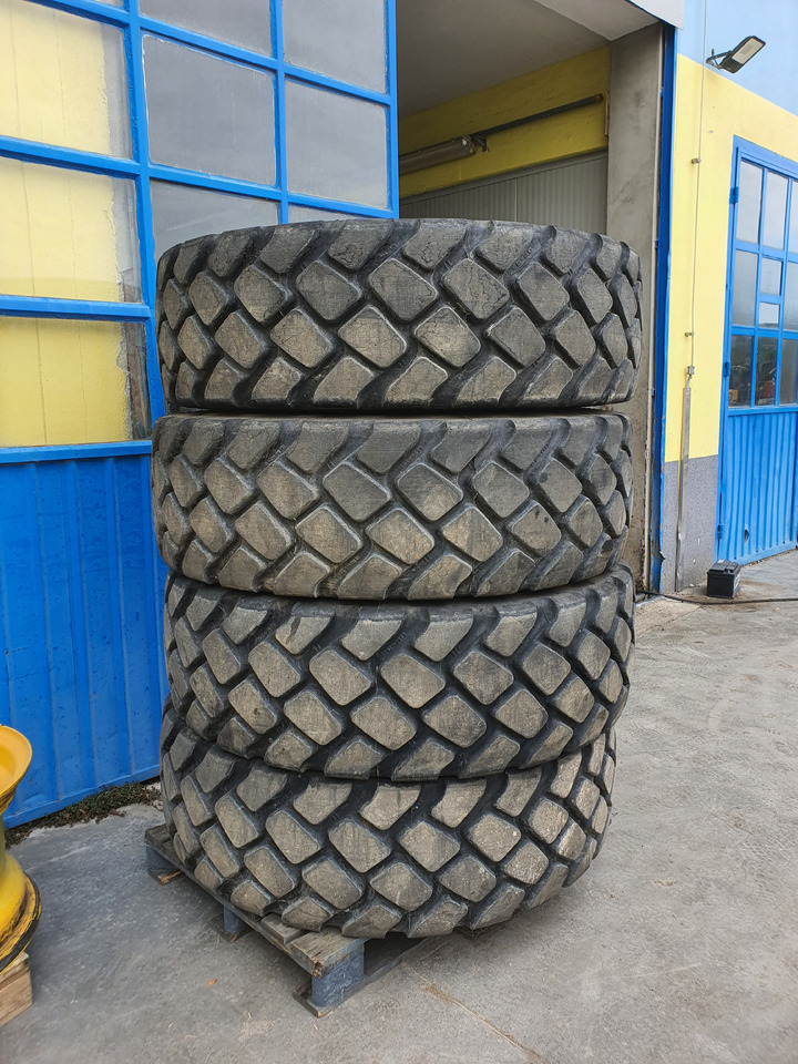 GOODYEAR GP-3E 17.5R25 - Tire for Wheel loader: picture 1 GOODYEAR GP-3E 17.5R25 - Tire for Wheel loader: picture 1