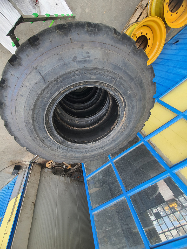 GOODYEAR GP-3E 17.5R25 - Tire for Wheel loader: picture 2 GOODYEAR GP-3E 17.5R25 - Tire for Wheel loader: picture 2
