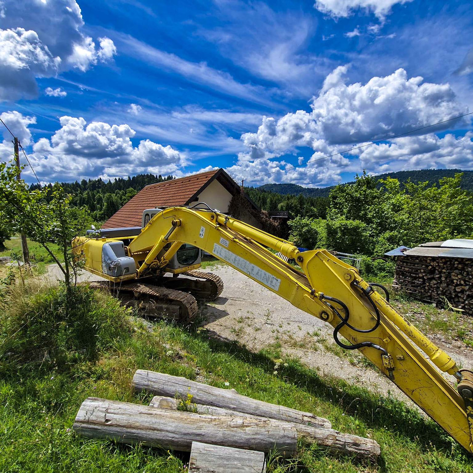 New Holland Kobelco E215 - Crawler excavator: picture 3 New Holland Kobelco E215 - Crawler excavator: picture 3