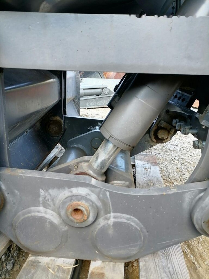 Volvo EW/EWR blade for Volvo excavators - Spare parts for Excavator: picture 3 Volvo EW/EWR blade for Volvo excavators - Spare parts for Excavator: picture 3