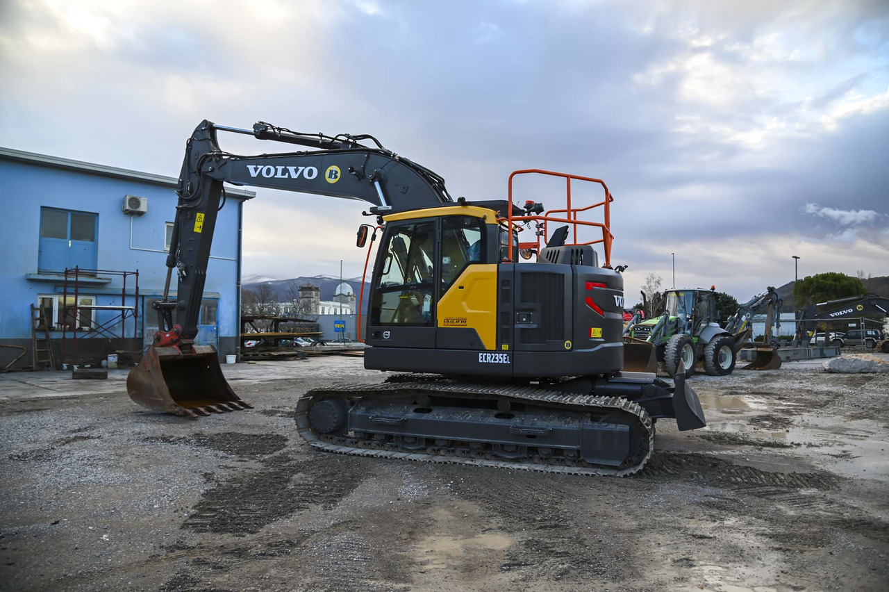 VOLVO ECR235EL - Crawler excavator: picture 3 VOLVO ECR235EL - Crawler excavator: picture 3