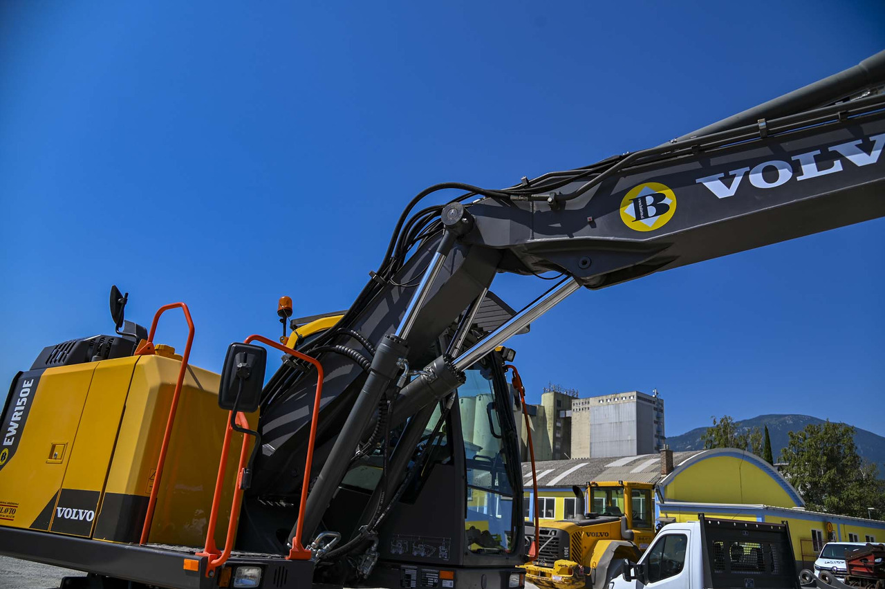 Wheel excavator VOLVO EWR150E: picture 35