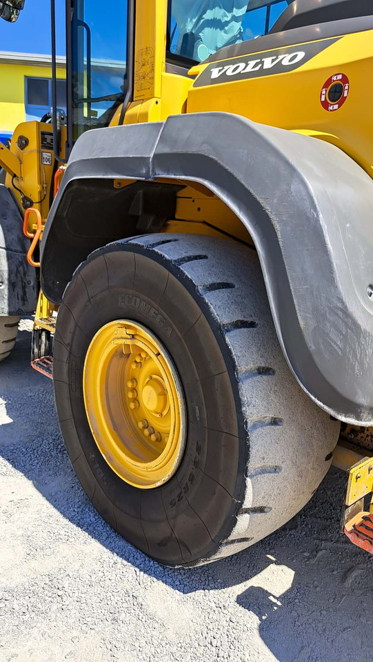 Leasing of VOLVO L120H VOLVO L120H: picture 30 Leasing of VOLVO L120H VOLVO L120H: picture 30