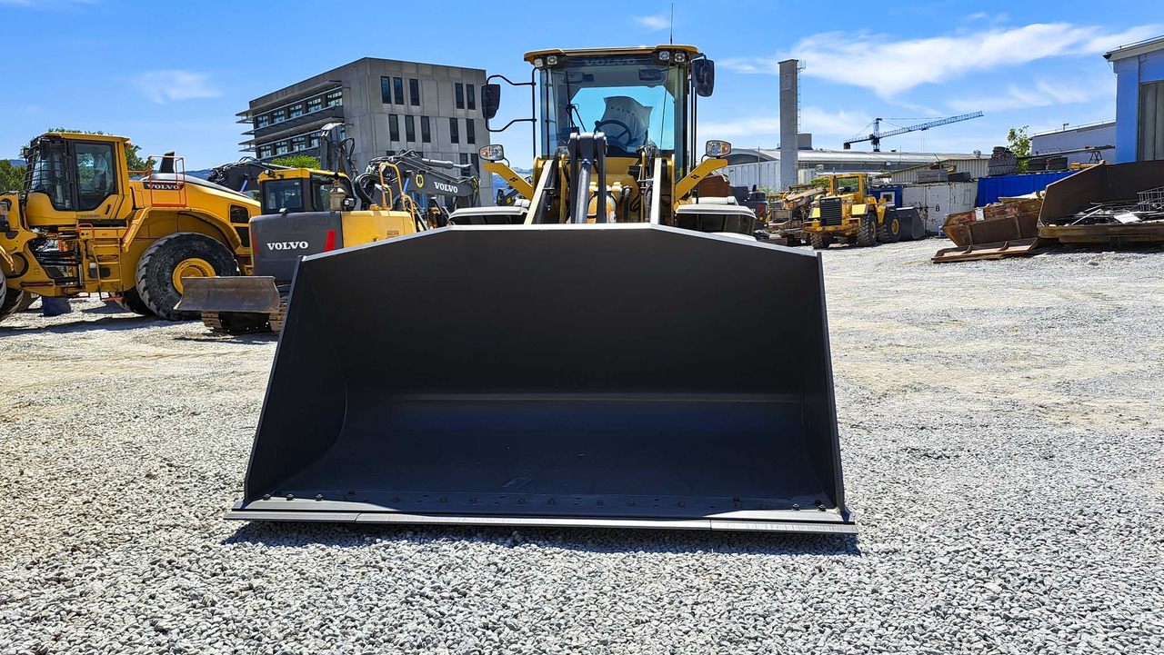 Leasing of VOLVO L120H VOLVO L120H: picture 12 Leasing of VOLVO L120H VOLVO L120H: picture 12