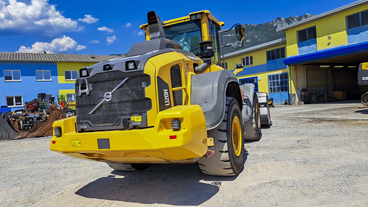 Leasing of VOLVO L120H VOLVO L120H: picture 7 Leasing of VOLVO L120H VOLVO L120H: picture 7