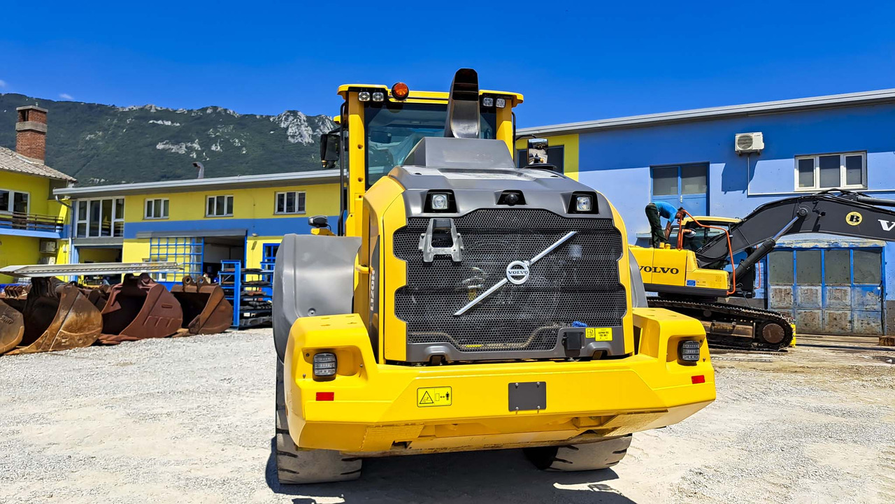 Leasing of VOLVO L120H VOLVO L120H: picture 6 Leasing of VOLVO L120H VOLVO L120H: picture 6