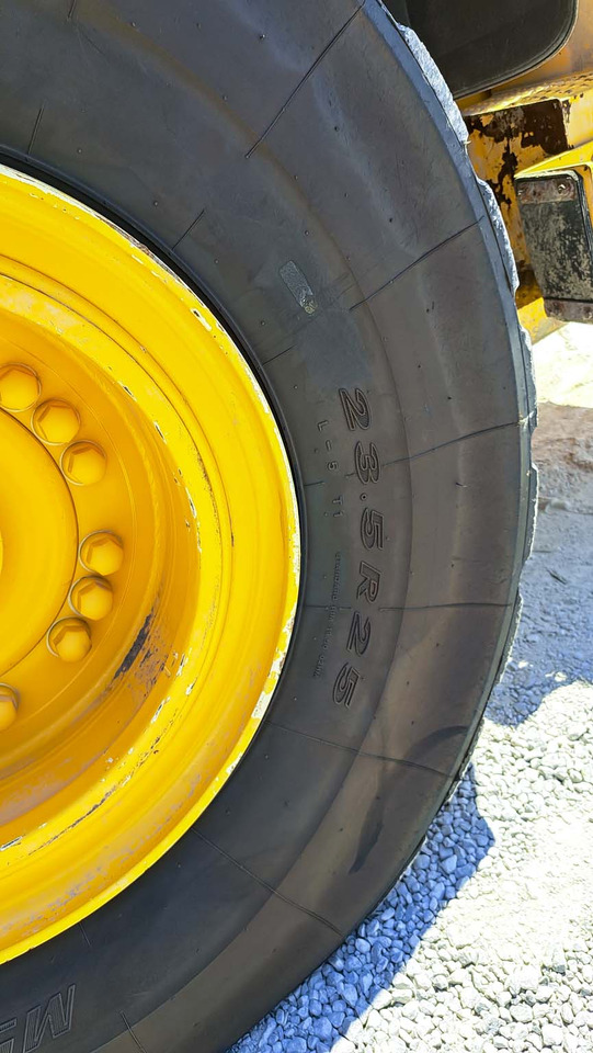 Leasing of VOLVO L120H VOLVO L120H: picture 33 Leasing of VOLVO L120H VOLVO L120H: picture 33