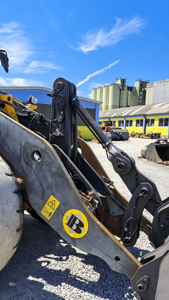 Leasing of VOLVO L120H VOLVO L120H: picture 17 Leasing of VOLVO L120H VOLVO L120H: picture 17