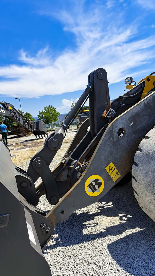 Leasing of VOLVO L120H VOLVO L120H: picture 15 Leasing of VOLVO L120H VOLVO L120H: picture 15