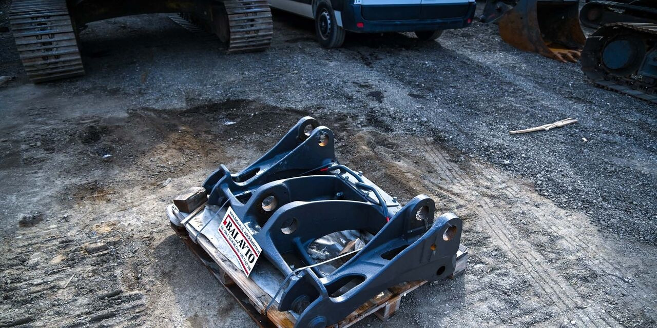 Volvo 11157386 for Volvo L70H, L90H - Quick coupler for Wheel loader: picture 2 Volvo 11157386 for Volvo L70H, L90H - Quick coupler for Wheel loader: picture 2