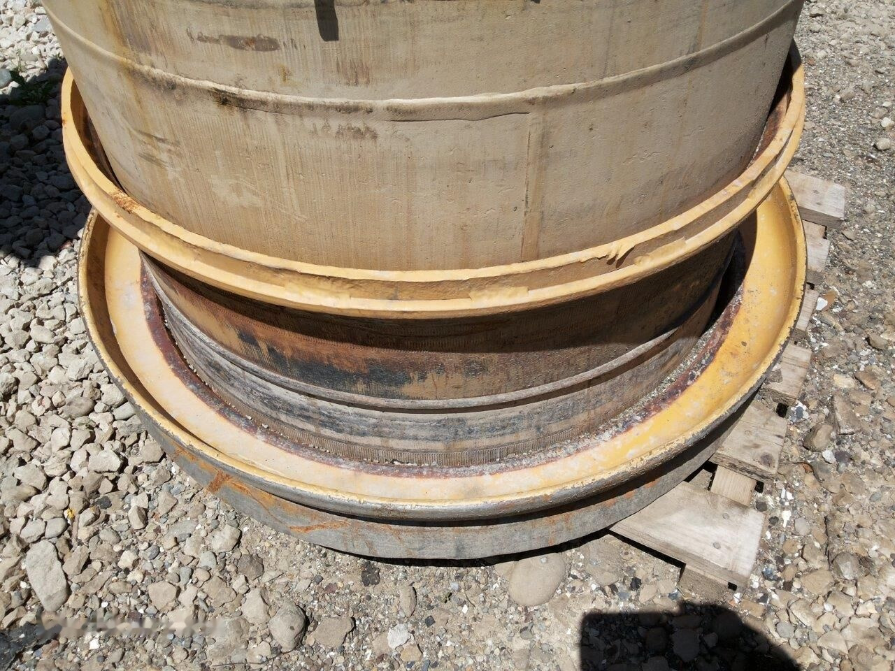 Volvo L350F - Rim: picture 5 Volvo L350F - Rim: picture 5
