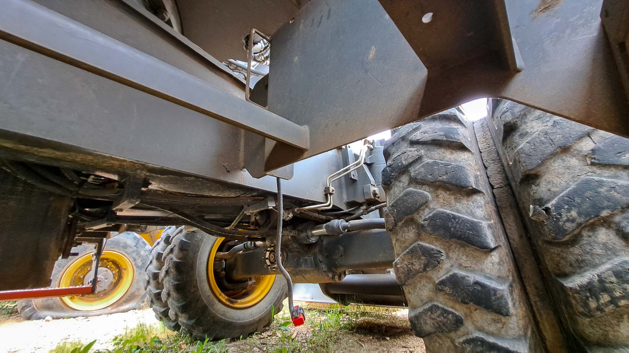 Volvo rear axle 14590304   Volvo EWR150E, EW160D, EW160E, EW180E, EW140E, EWR170E, EW200E MH, EW180D, EW160C, EW180C - Rear axle for Excavator: picture 1 Volvo rear axle 14590304   Volvo EWR150E, EW160D, EW160E, EW180E, EW140E, EWR170E, EW200E MH, EW180D, EW160C, EW180C - Rear axle for Excavator: picture 1