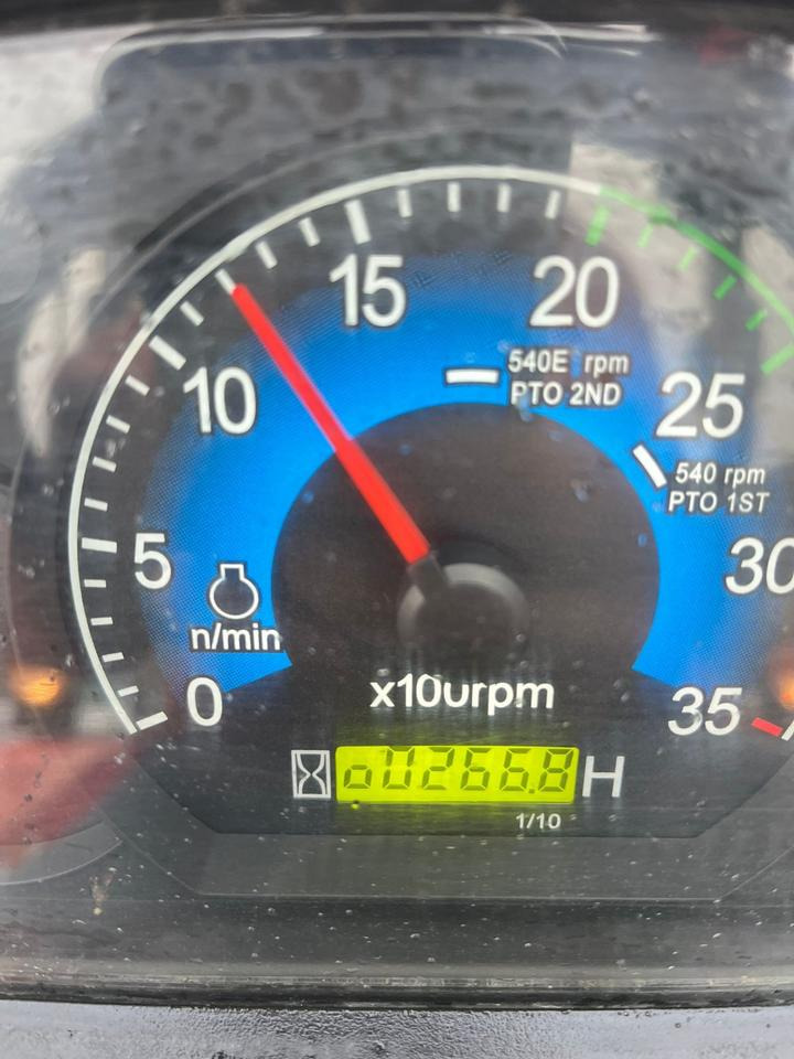 Branson F50RN Traktor, Frontlader, wenig Stunden, Fronthydraulik - Compact tractor: picture 5 Branson F50RN Traktor, Frontlader, wenig Stunden, Fronthydraulik - Compact tractor: picture 5