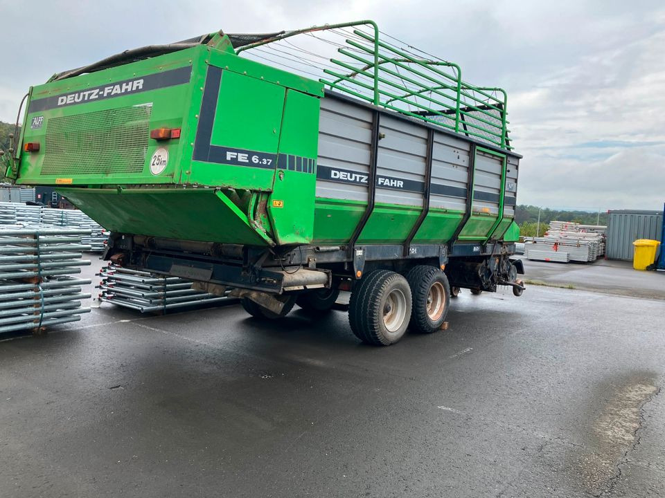 Deutz Fahr Ladewagen FE 6.37 mit Querförderband - Forage wagon: picture 1 Deutz Fahr Ladewagen FE 6.37 mit Querförderband - Forage wagon: picture 1