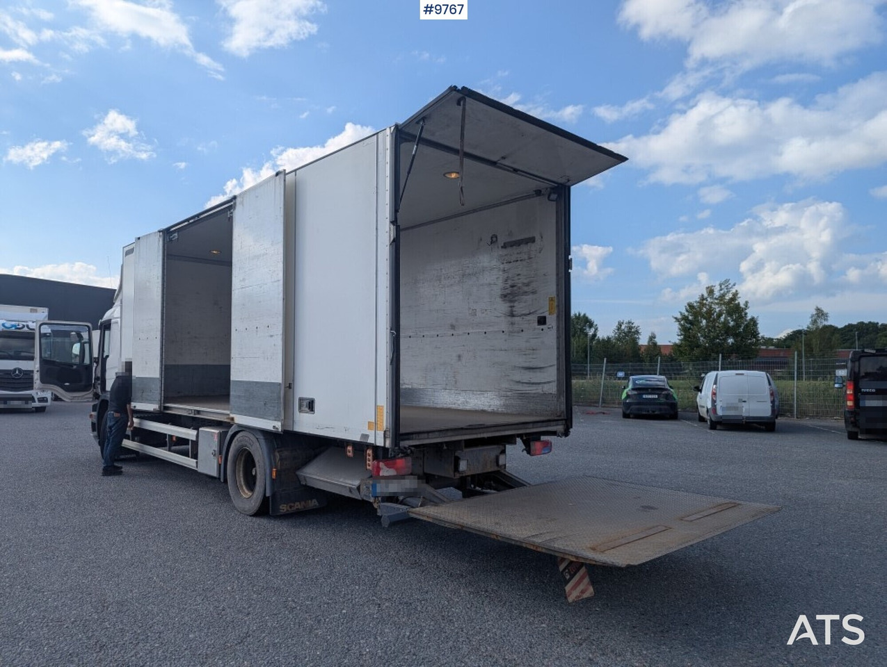 Box truck Box Truck Scania P320 4X2 with tail lift: picture 10