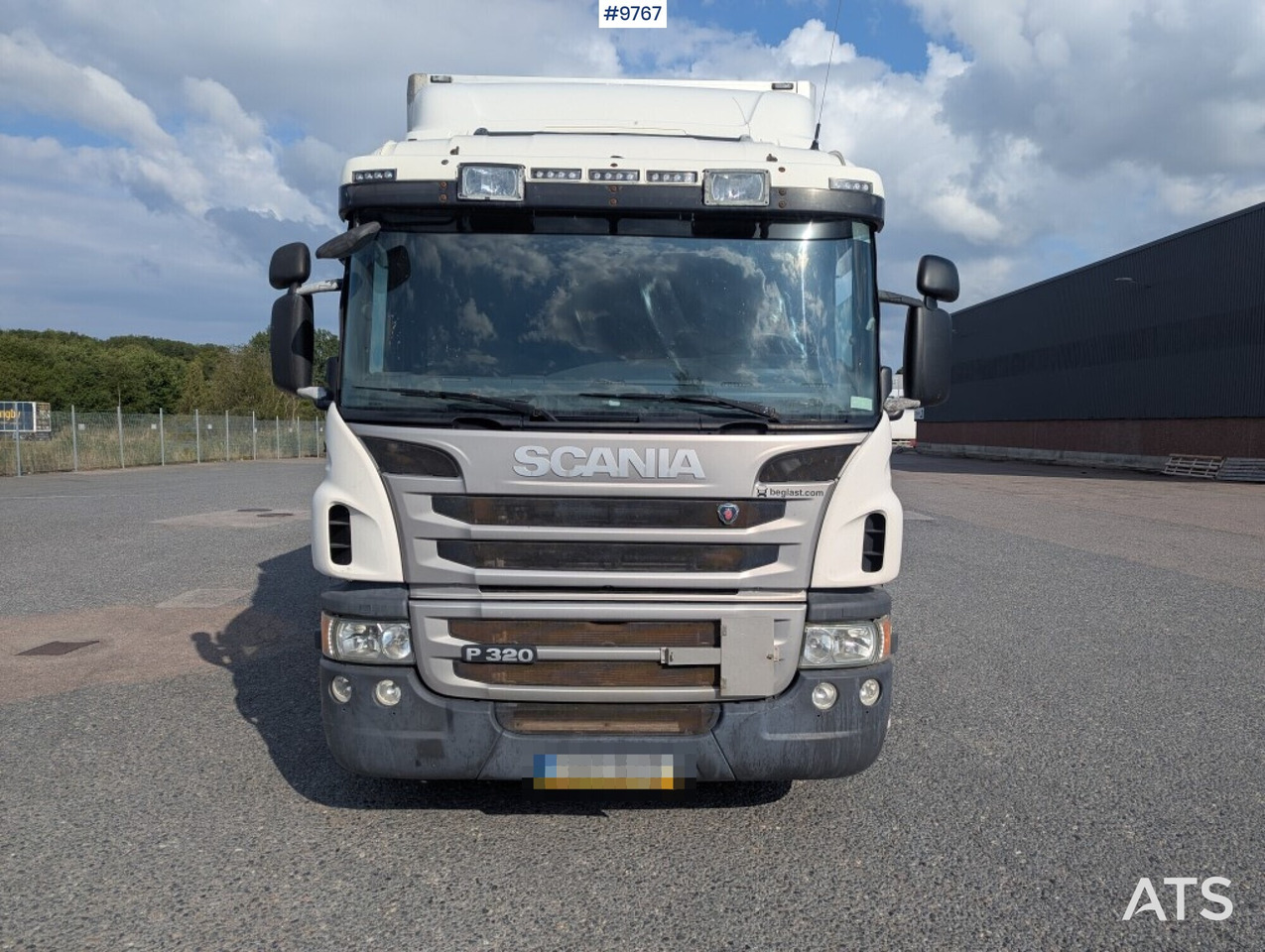 Box truck Box Truck Scania P320 4X2 with tail lift: picture 12