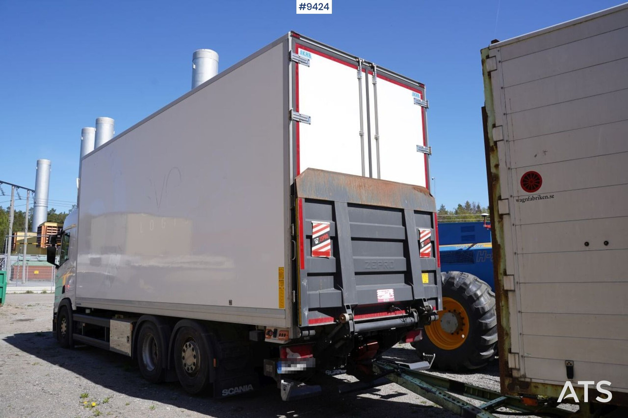 Cooling and freezing box truck Scania R450 - Refrigerated truck: picture 4 Cooling and freezing box truck Scania R450 - Refrigerated truck: picture 4