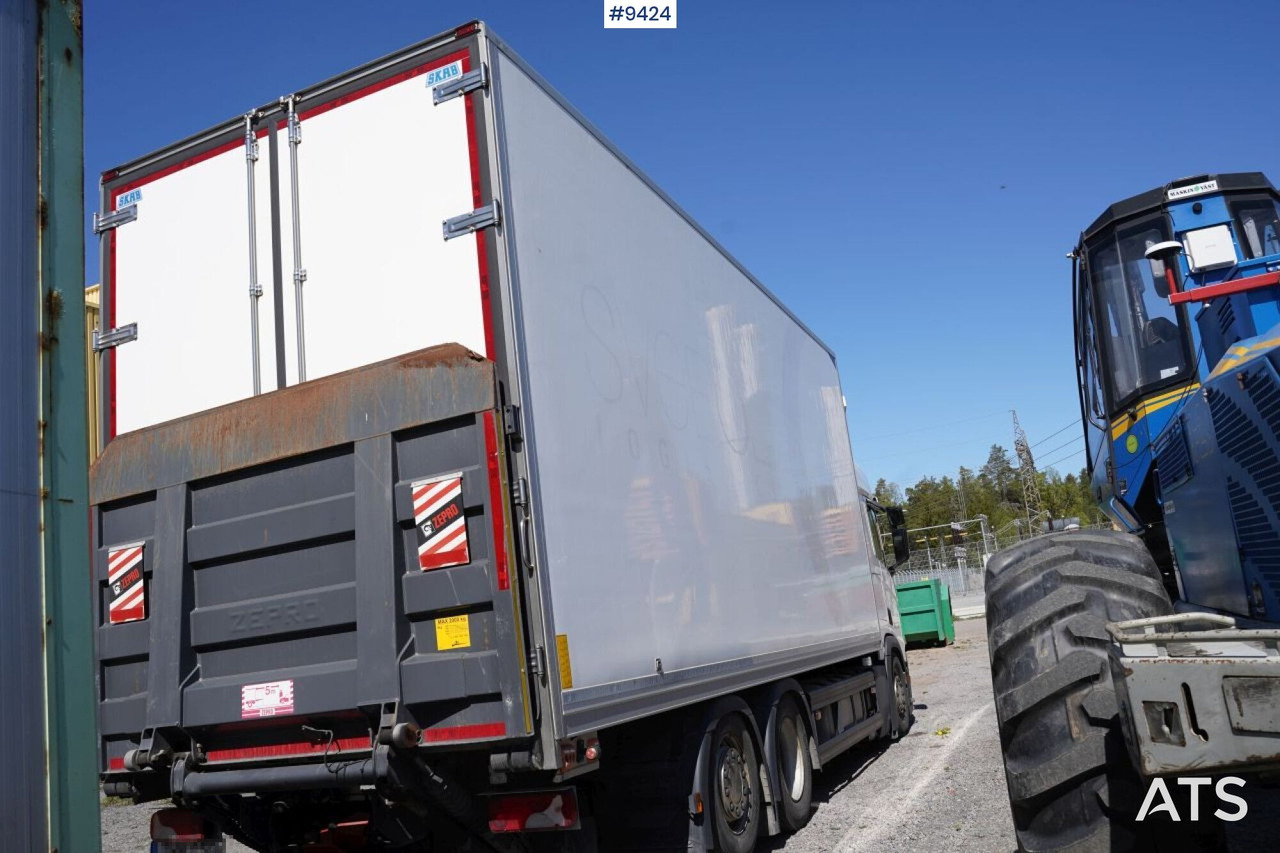 Cooling and freezing box truck Scania R450 - Refrigerated truck: picture 5 Cooling and freezing box truck Scania R450 - Refrigerated truck: picture 5