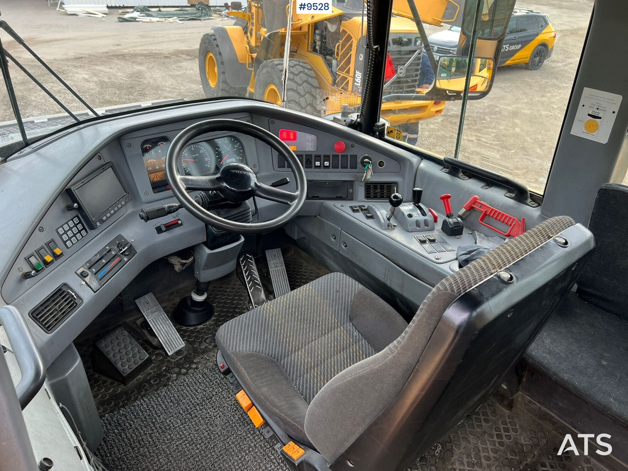 Dumper Volvo A25D 6X6 (SEE VIDEO) - Articulated dump truck: picture 5 Dumper Volvo A25D 6X6 (SEE VIDEO) - Articulated dump truck: picture 5