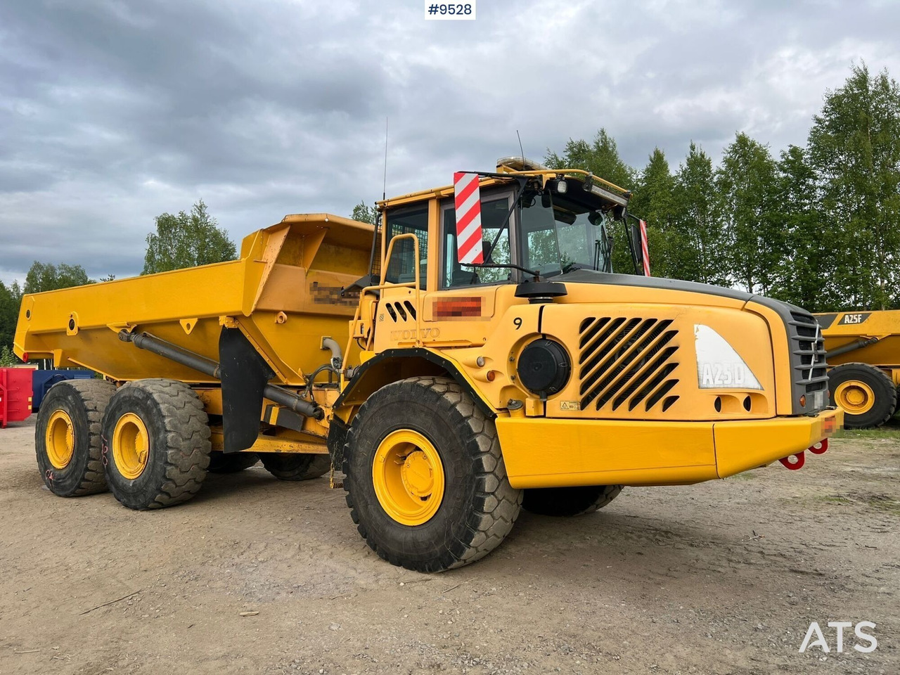 Dumper Volvo A25D 6X6 (SEE VIDEO) - Articulated dump truck: picture 1 Dumper Volvo A25D 6X6 (SEE VIDEO) - Articulated dump truck: picture 1