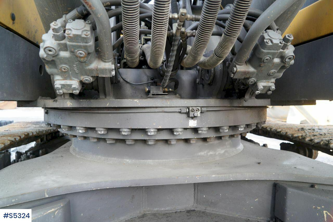 Excavator EXCAVATOR Volvo EC460BLC  WITH BUCKET: picture 17