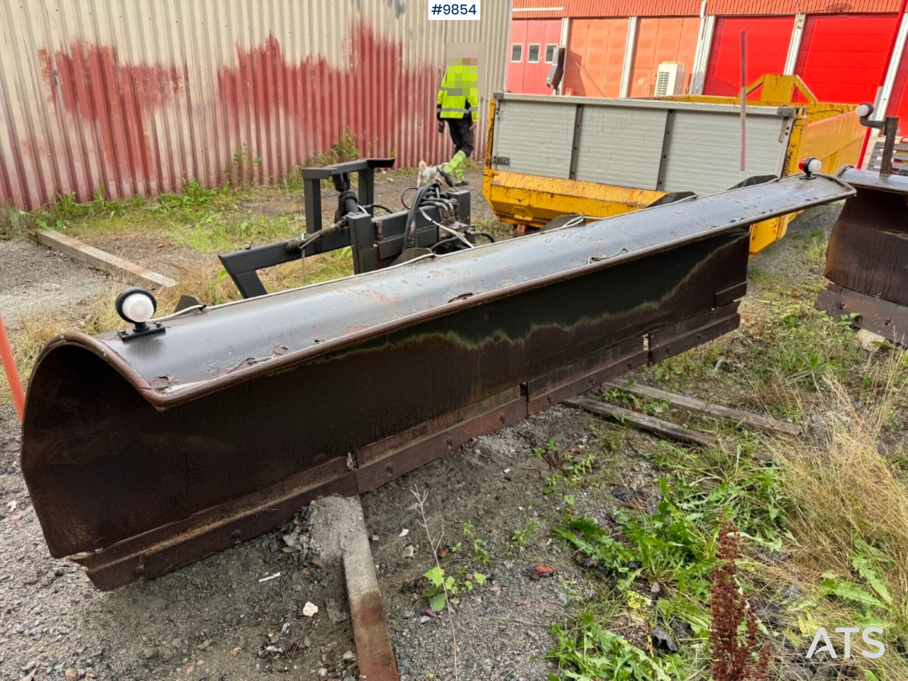 Front plows UNI-VÄG UV-360 - Snow plough: picture 3 Front plows UNI-VÄG UV-360 - Snow plough: picture 3