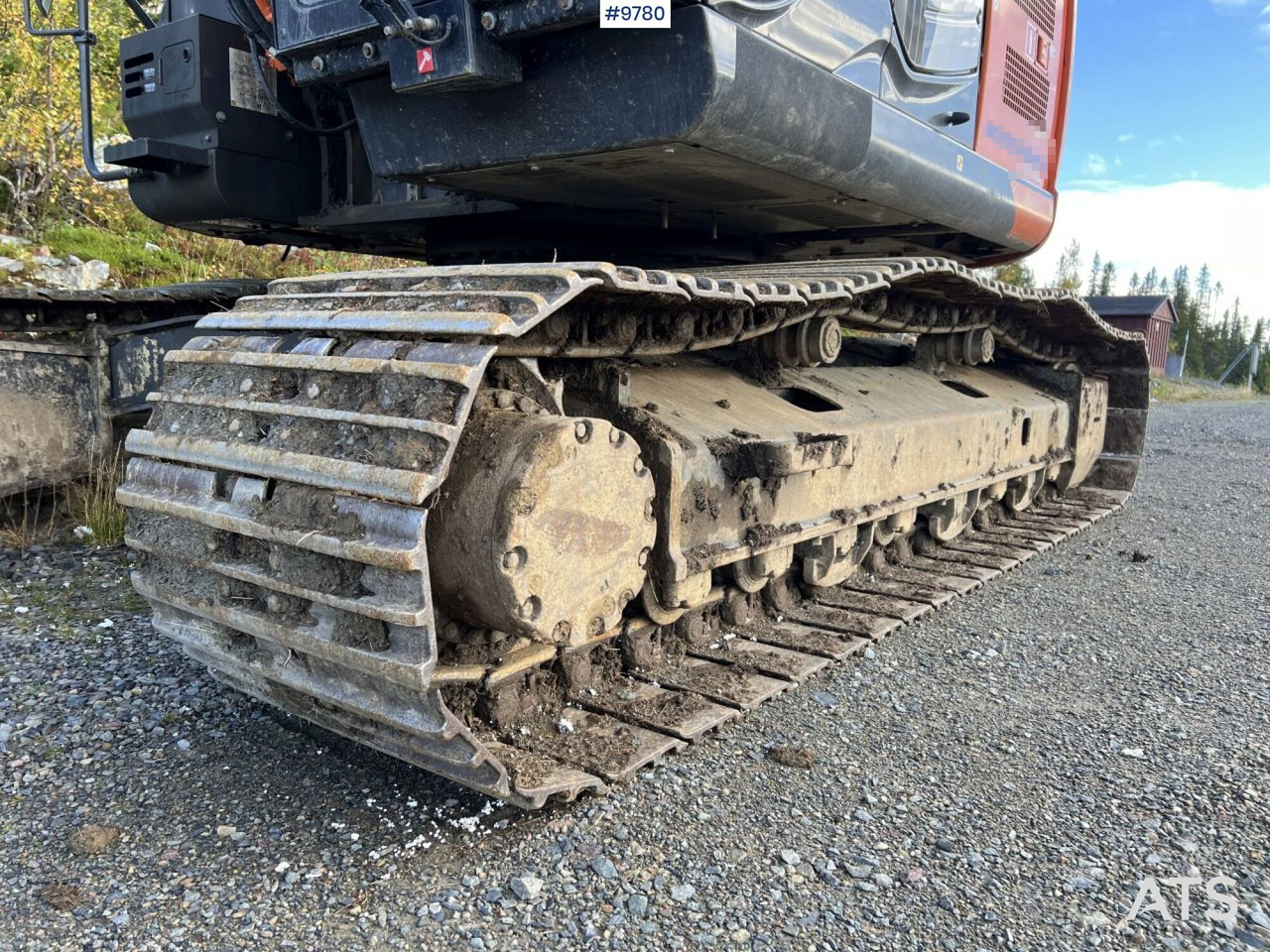 Crawler excavator Hitachi ZX 225 US LC-L with excavation system and attachments: picture 15