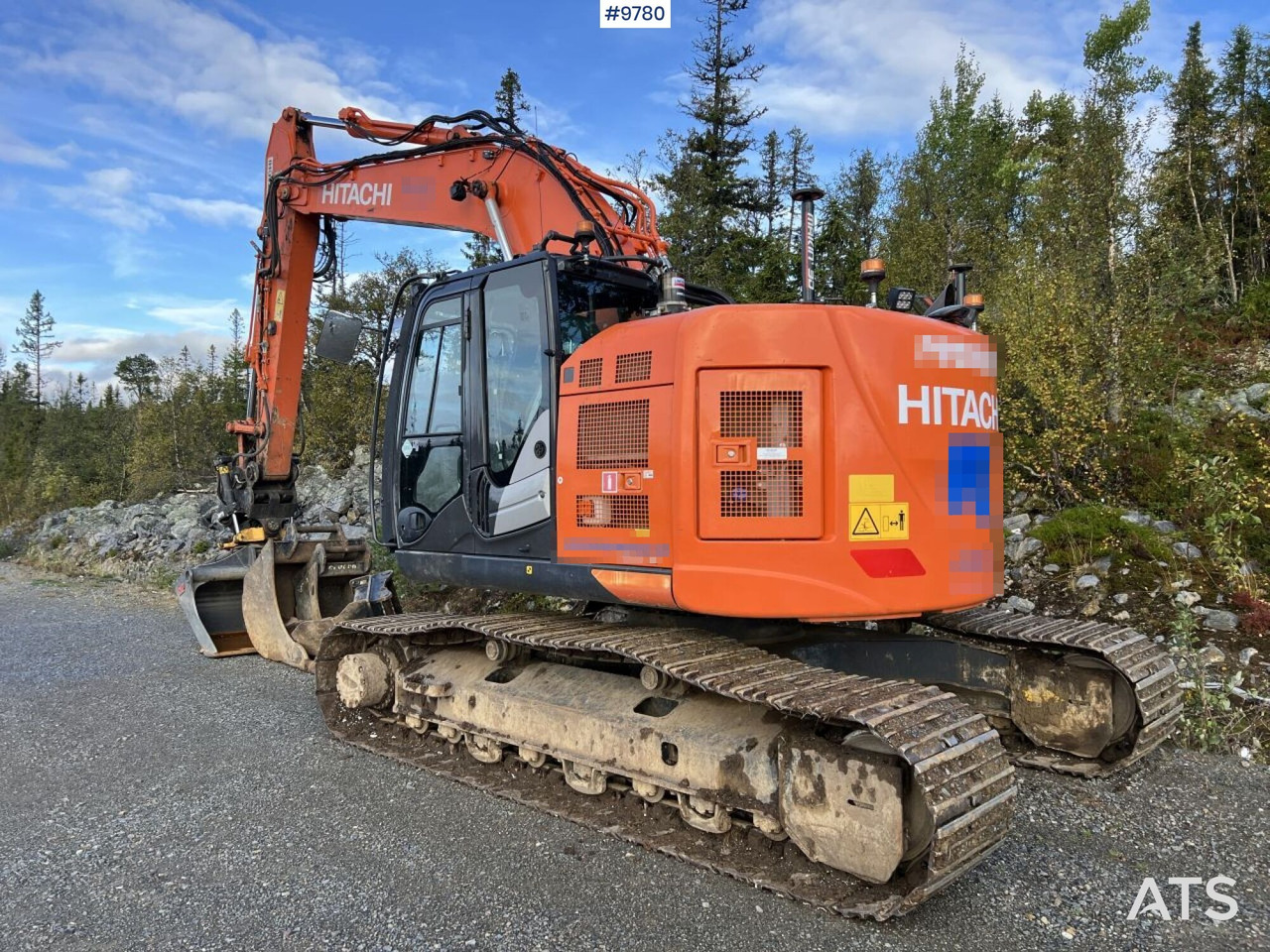 Crawler excavator Hitachi ZX 225 US LC-L with excavation system and attachments: picture 7