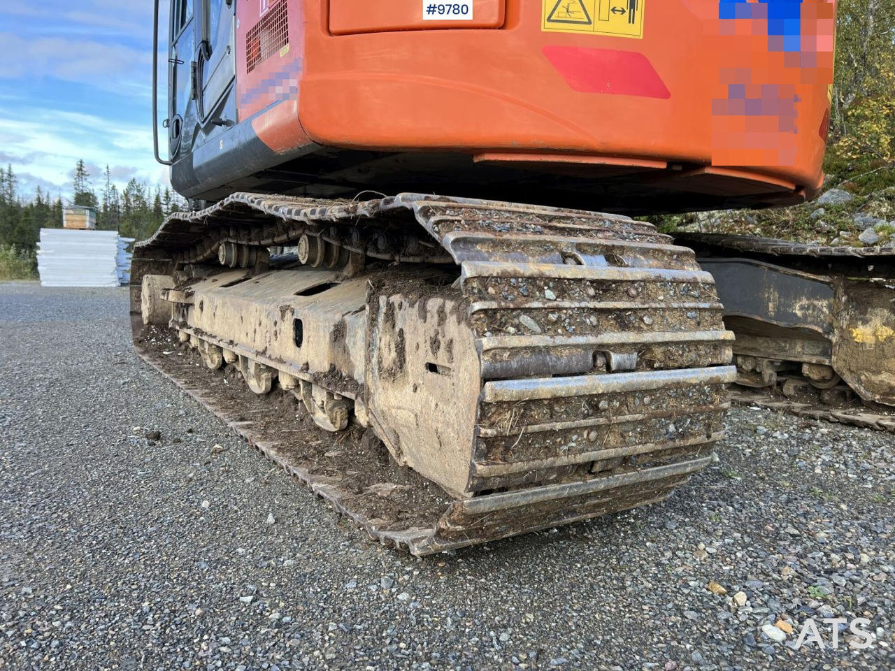 Crawler excavator Hitachi ZX 225 US LC-L with excavation system and attachments: picture 18