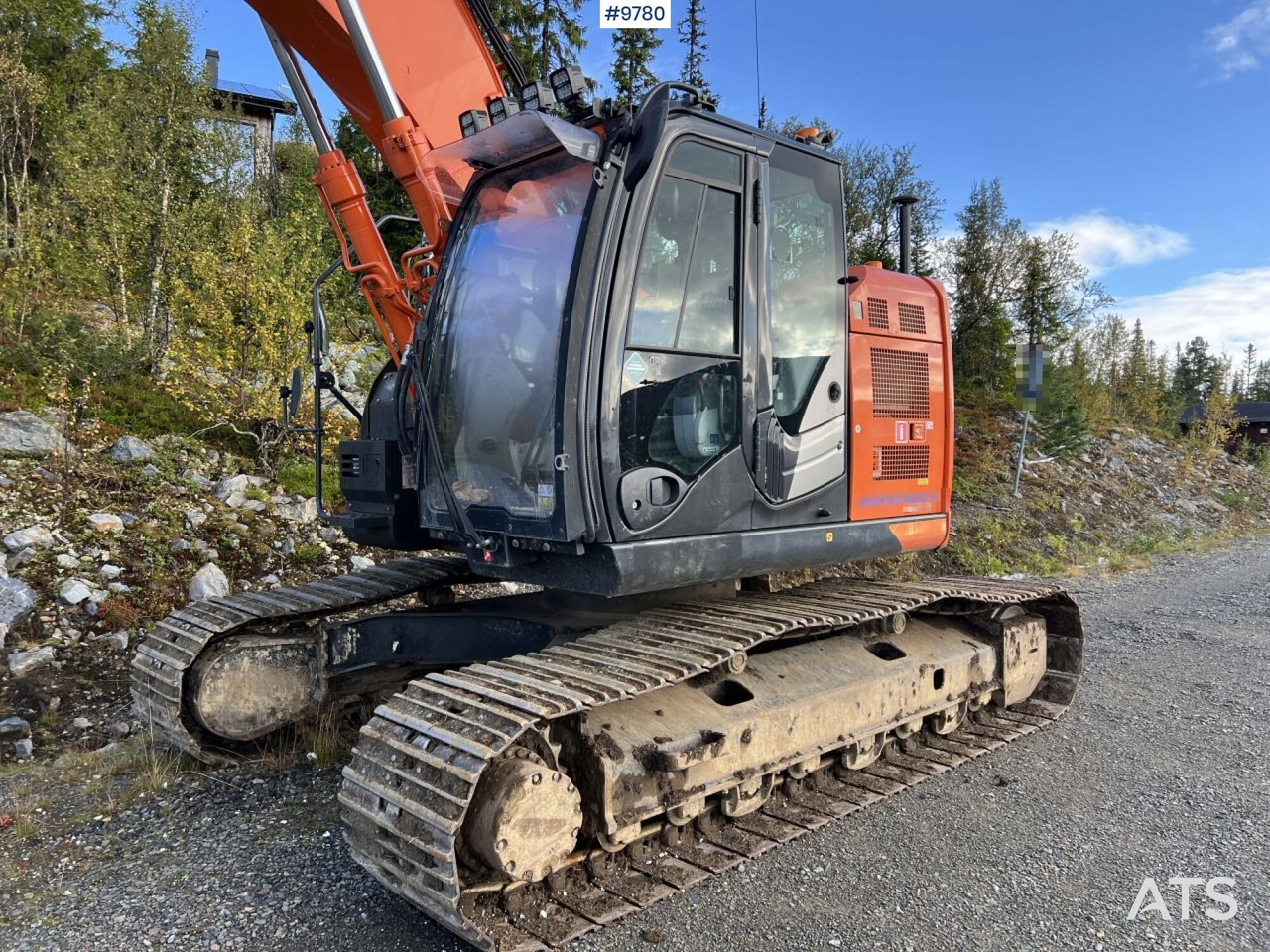 Crawler excavator Hitachi ZX 225 US LC-L with excavation system and attachments: picture 14